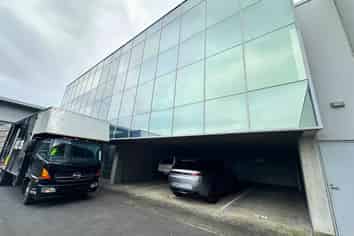 A-GRADE BUILDING, HIGH-STUD WAREHOUSE

