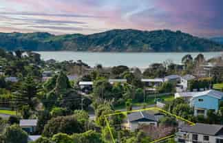 4 Simon Road, Raglan