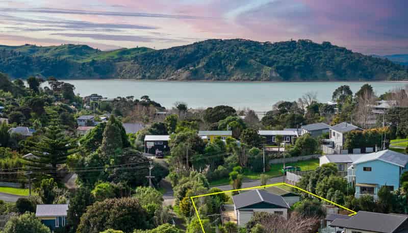 4 Simon Road, Raglan