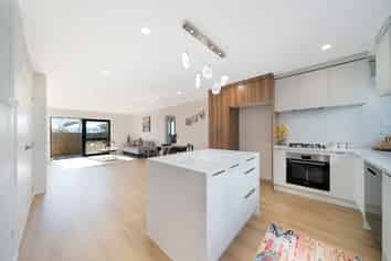 32 Tapuwae Way, Mangere Bridge