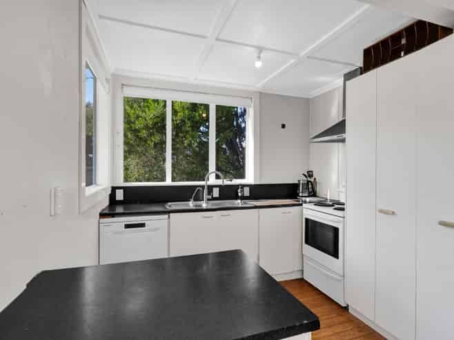 452 St Aubyn Street, Moturoa