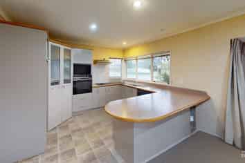123 Pacific Drive, Fitzherbert