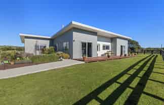 43 Carrs Road, Urenui