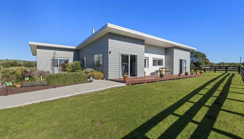 43 Carrs Road, Urenui