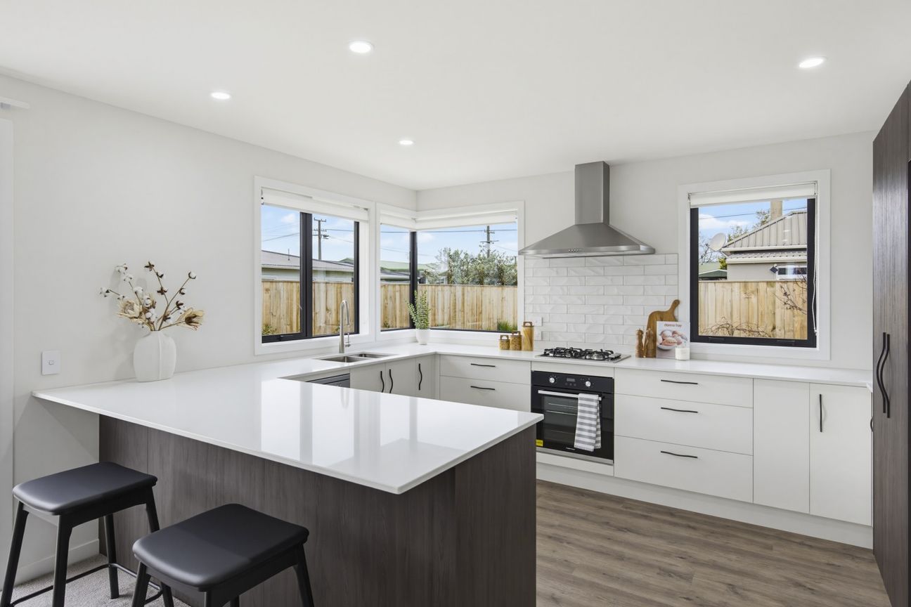 Brand new, exceptional value - Vista 2