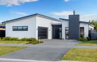 100 Benashet Drive, Lincoln