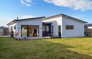 100 Benashet Drive, Lincoln