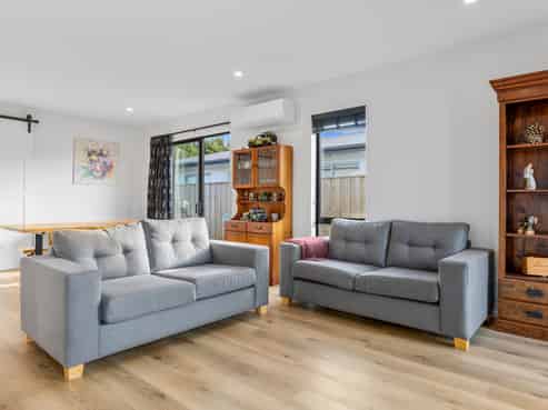 100 Benashet Drive, Lincoln