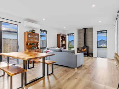 100 Benashet Drive, Lincoln