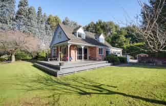 213 West Plains School Road, West Plains