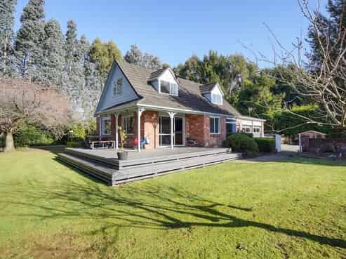 213 West Plains School Road, West Plains