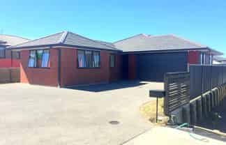 8 Beggs Lane, Pyes Pa