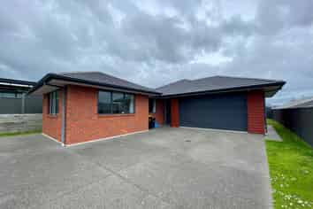8 Beggs Lane, Pyes Pa