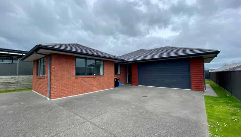 8 Beggs Lane, Pyes Pa