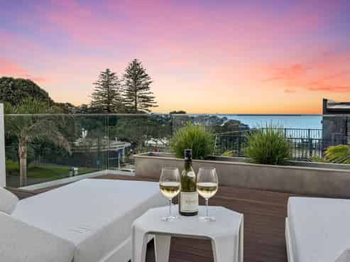 15 The Strand, Takapuna