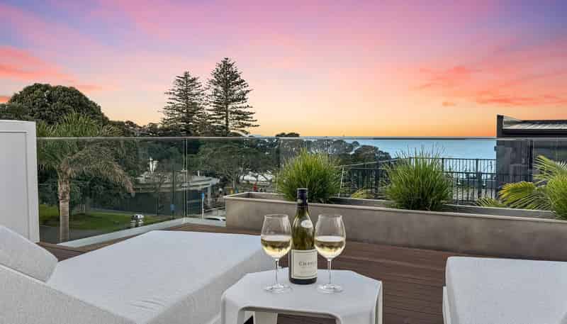  15 The Strand, Takapuna