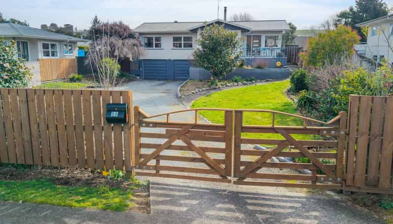 50 Eighty Eight Valley Road, WAKEFIELD
