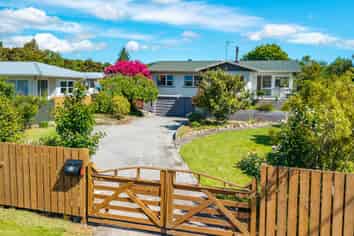 50 Eighty Eight Valley Road, WAKEFIELD