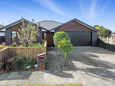 39 Chartwell Street, Burwood