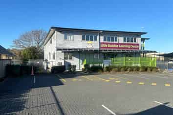 MODERN BUILDING WITH SECURE INCOME