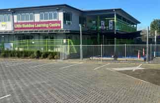 MODERN BUILDING WITH SECURE INCOME