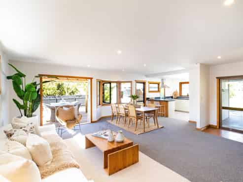 2 Gow Avenue, Haumoana