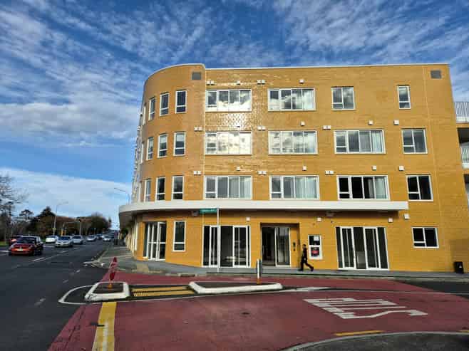 Prime retail frontage in Waterview