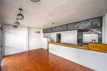 Ex-Takeaway available for lease