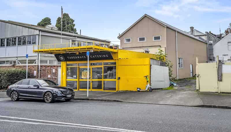 6 Upper Municipal Place, Onehunga