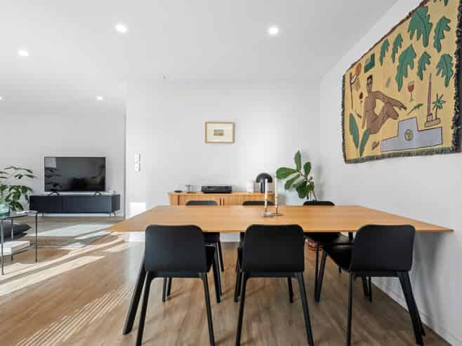 15 Korama Lane, New Lynn