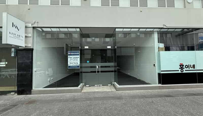 Shop 4/62 - 78 Hurstmere Road, Takapuna