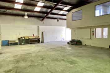 Versatile warehouse with unique office space