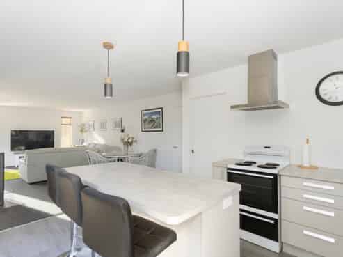 10 Bute Street, Moeraki