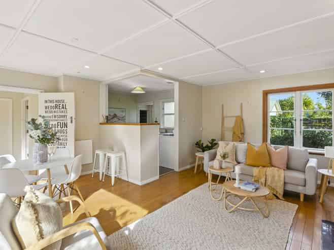 25 Weka Road, Raumati Beach