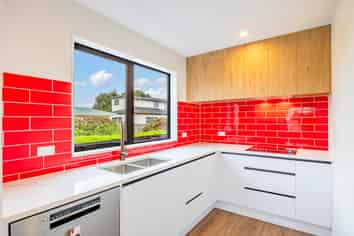 1/21 Peachgrove Road, Te Atatu Peninsula