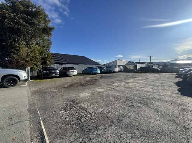 Quality Office/Retail + Car Parks