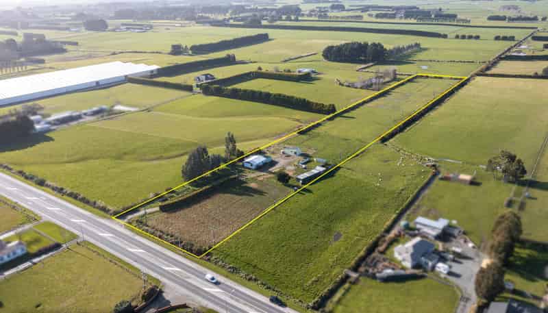 777 North Road, Lorneville