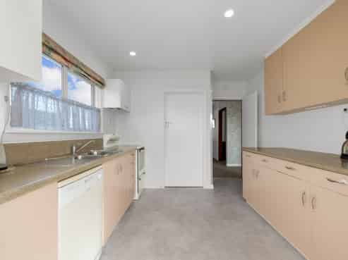 405 Breezes Road, Aranui