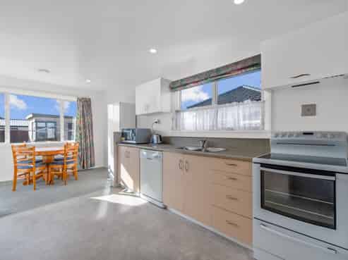 405 Breezes Road, Aranui