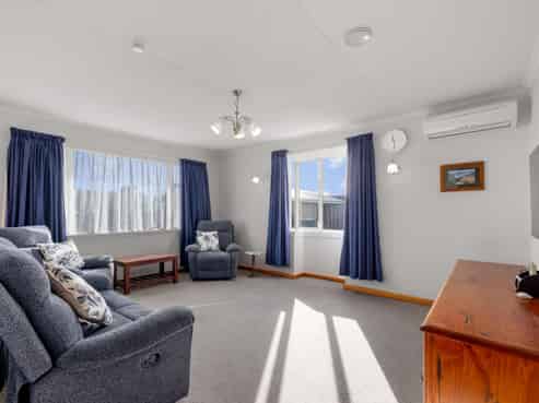 405 Breezes Road, Aranui