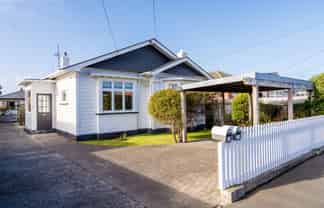 15 East Avenue, Saint Kilda