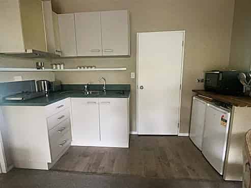 Cottage/57 Fareham Lane, Renwick