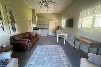 Cottage/57 Fareham Lane, Renwick