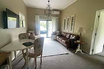 Cottage/57 Fareham Lane, Renwick