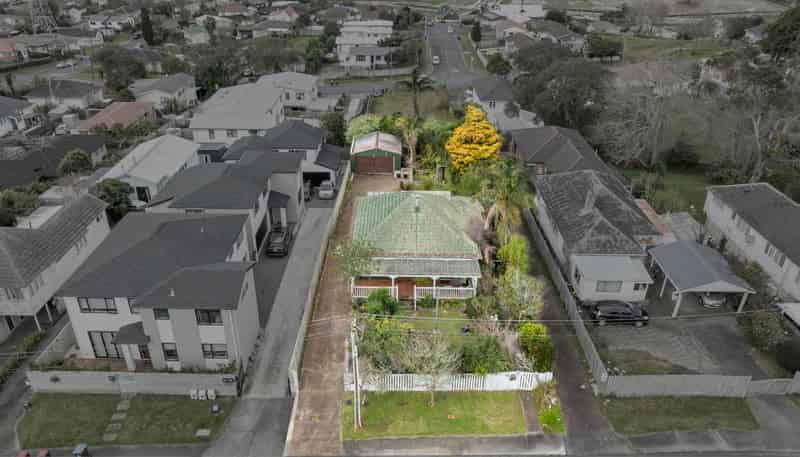 8 Revel Avenue, Mount Roskill