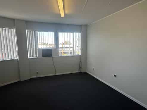 Affordable and spacious Tokoroa office