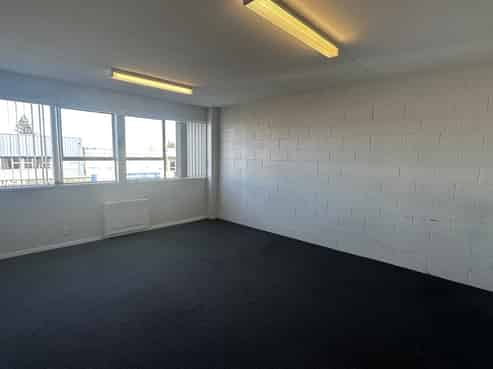 Affordable and spacious Tokoroa office