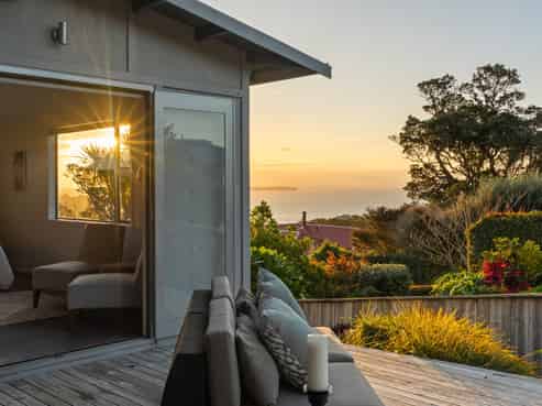 71 Crescent Road East, Ostend