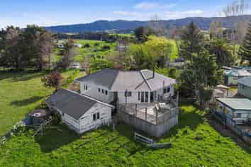 1620 East Coast Road, Whakatiwai