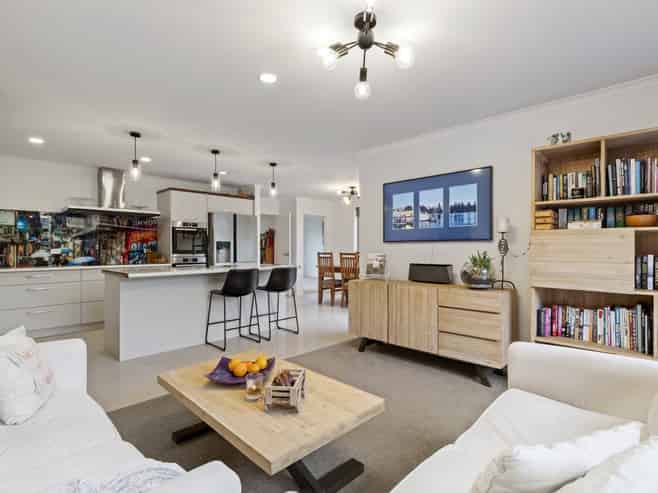 10 Searle Drive, Patumahoe